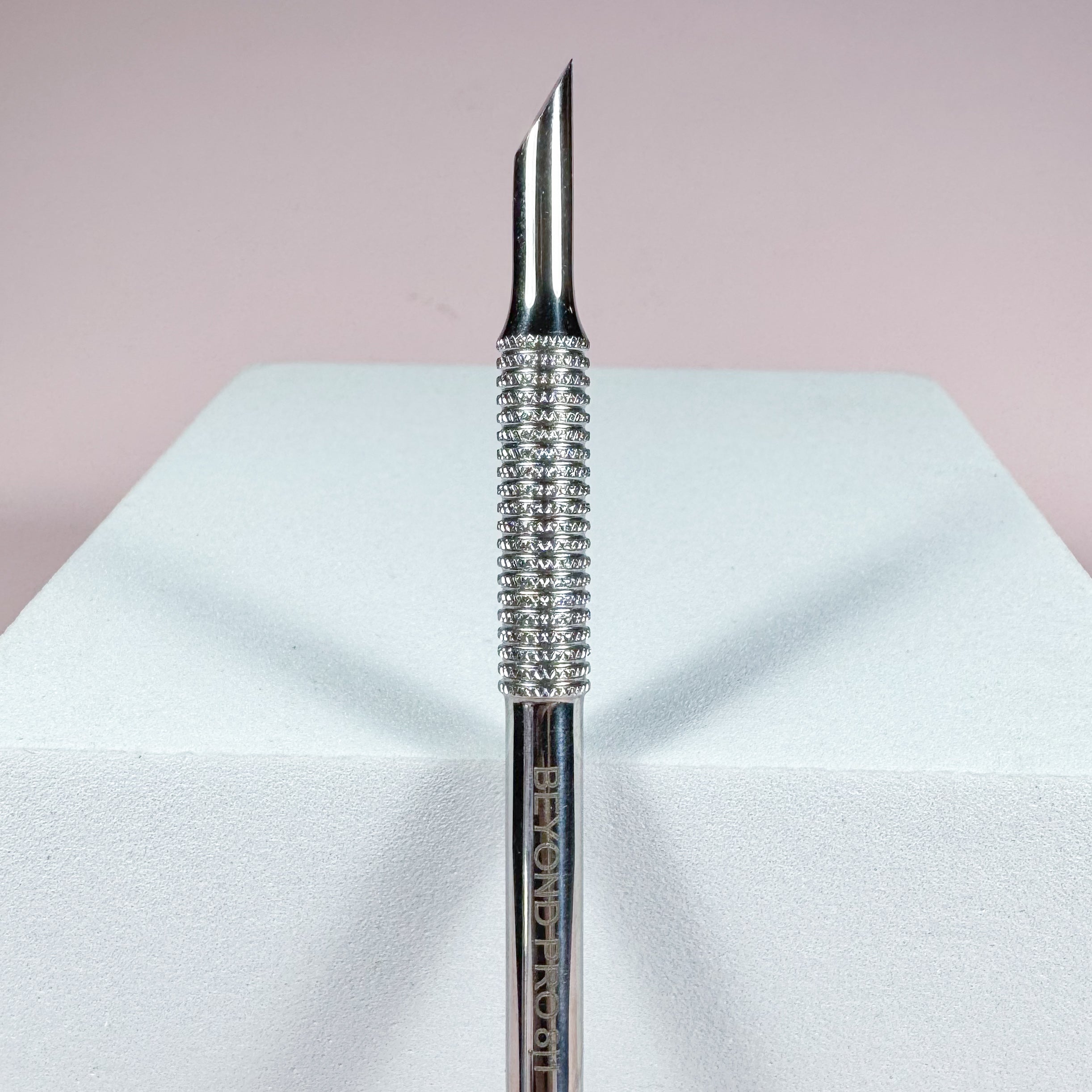 Beyond pro 8|1 Cuticle Pusher